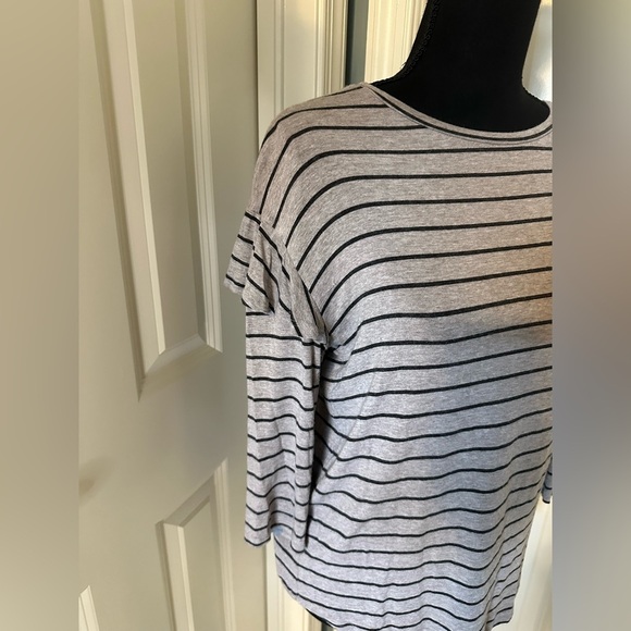 Dolan Anthropologie Ruffle Shoulder Striped Gray Women's Top - Picture 2 of 4